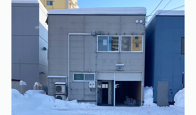 リフォーム前　正面外観。