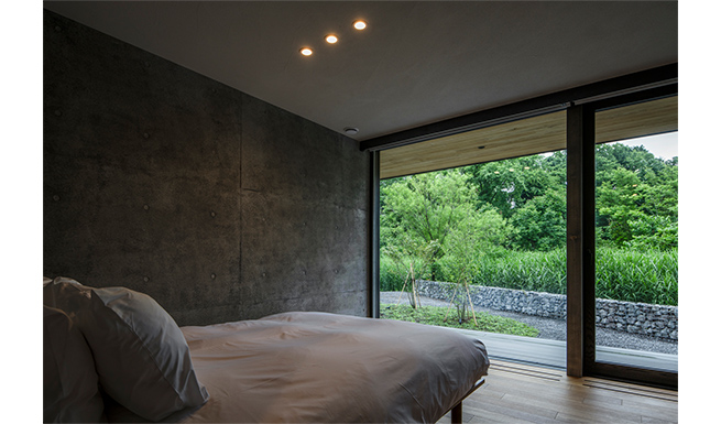 ゲストルーム1内観。ダブルルームとなっている。