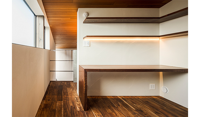 2階ホールにしつらえたスタディスペース。