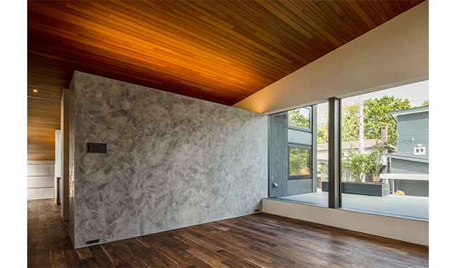 2Fテラスへと開いた主寝室。