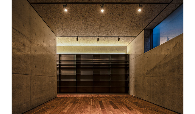 趣味を楽しむ地下ミュージックルーム。